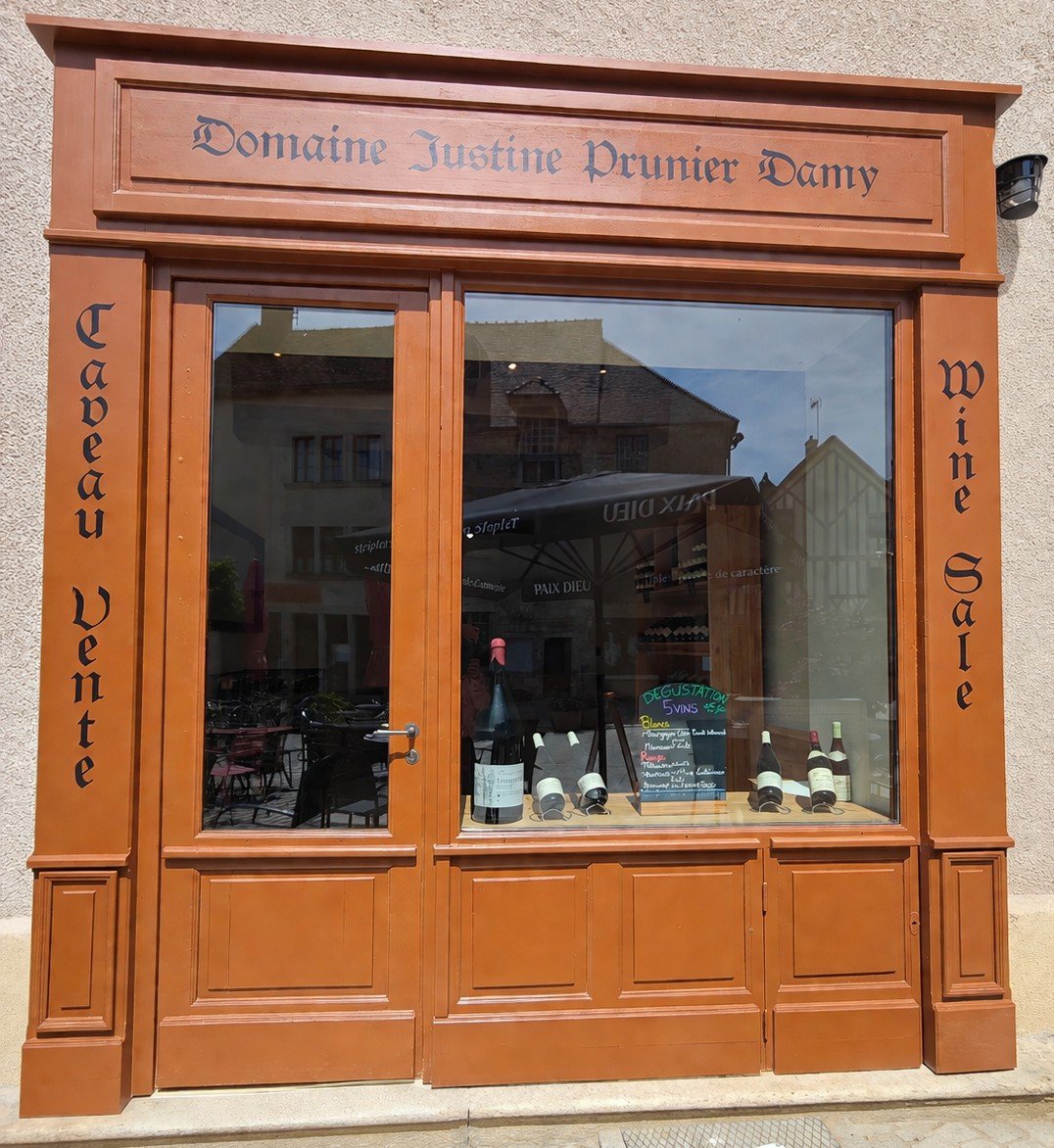 Façade du caveau Domaine Justine Prunier-Damy à Nolay